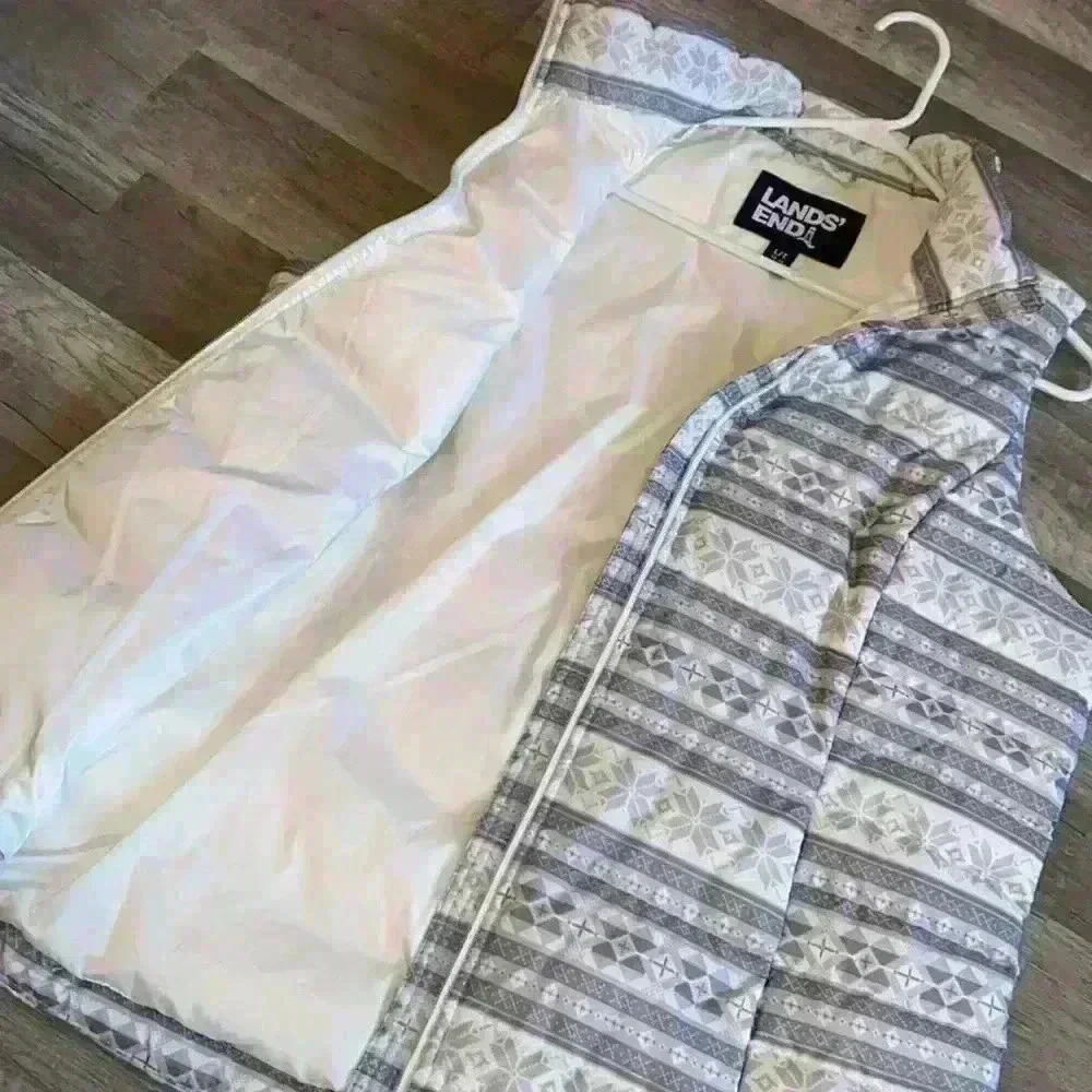 💜 2/$25 Large Gray & White/Beige Winter/Fall Vest B - Picture 4 of 5